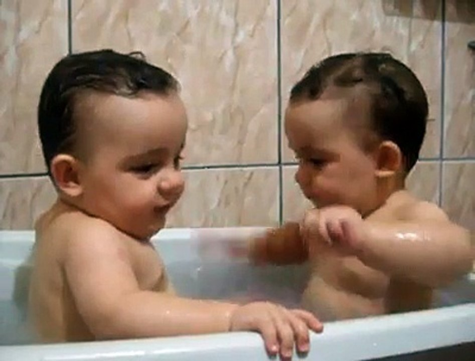 [MEDIUM] Twins Brothers Enjoying Bath Time