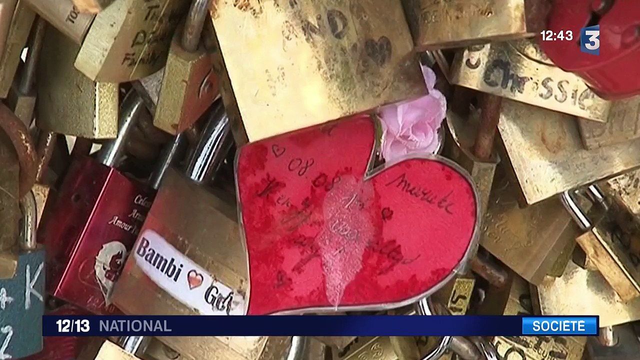 Paris met fin aux cadenas d'amour sur le pont des Arts