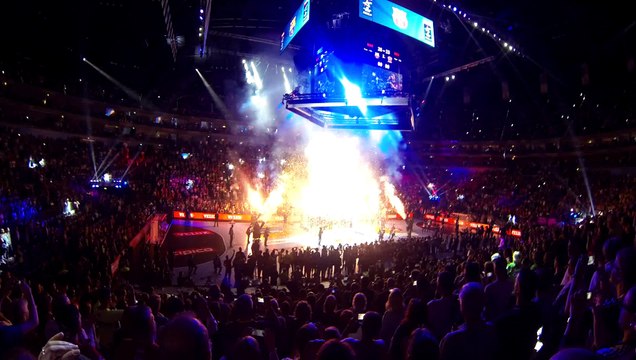 La remise du trophée au FC Barcelone (Ligue des Champions)