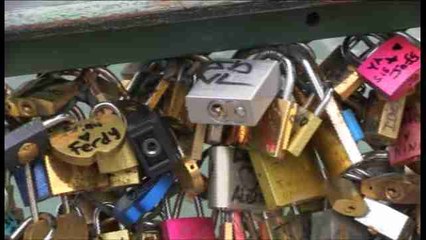 París deshace la promesa de cientos de enamorados