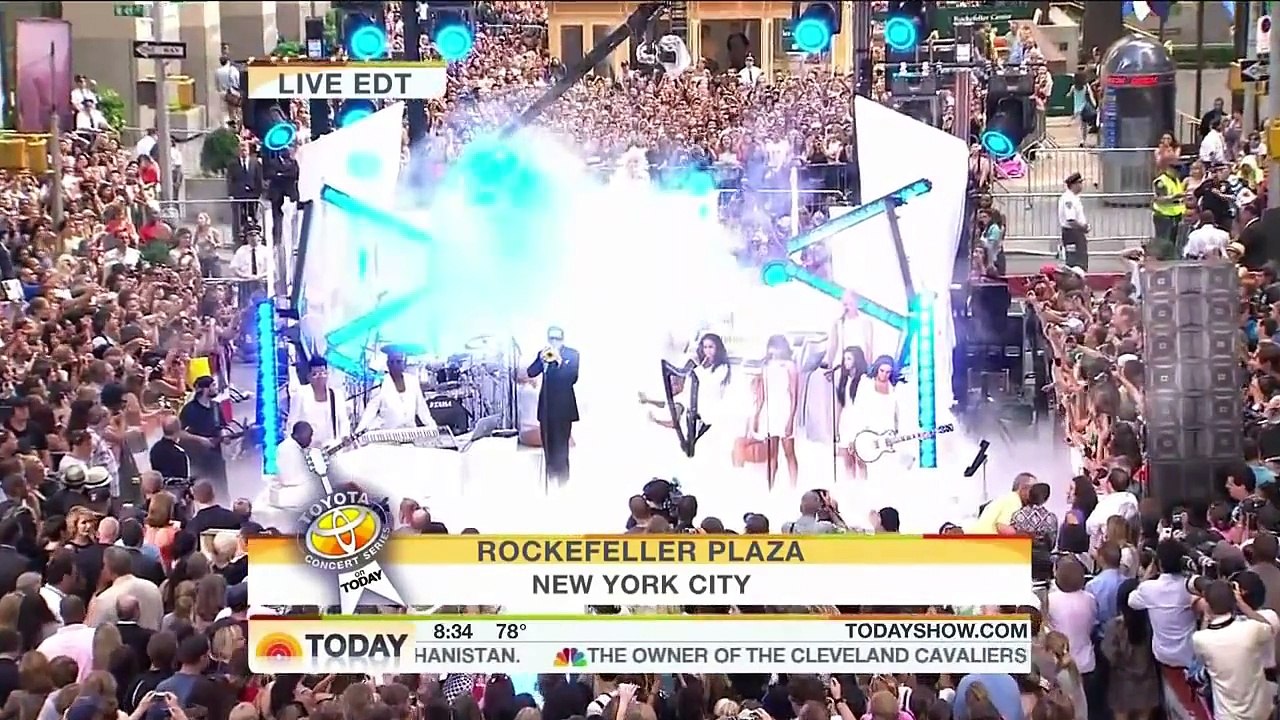 Lady Gaga - Bad Romance Live Rockefeller Plaza