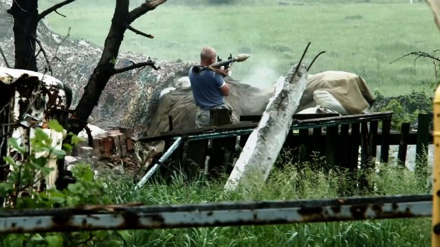 Gunfire, RPGs, as east Ukraine fight intensifies despite truce