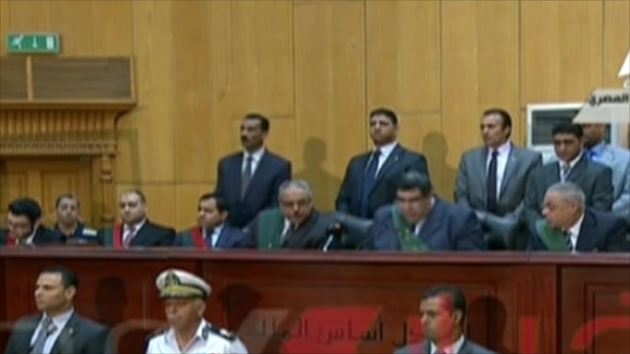 النطق بالحكم في قضيتي التخابر واقتحام السجون غدا