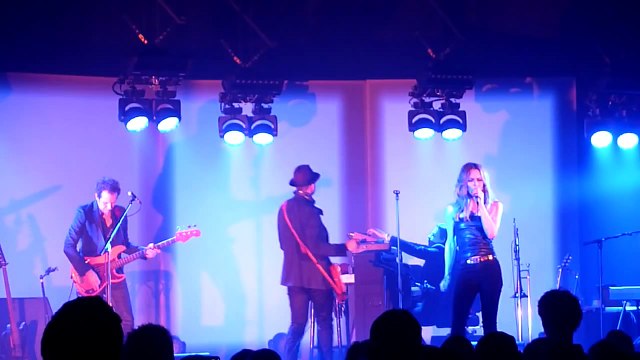 Vanessa Paradis (ft Benjamin Biolay) Que Fait La Vie @ Casino de Paris
