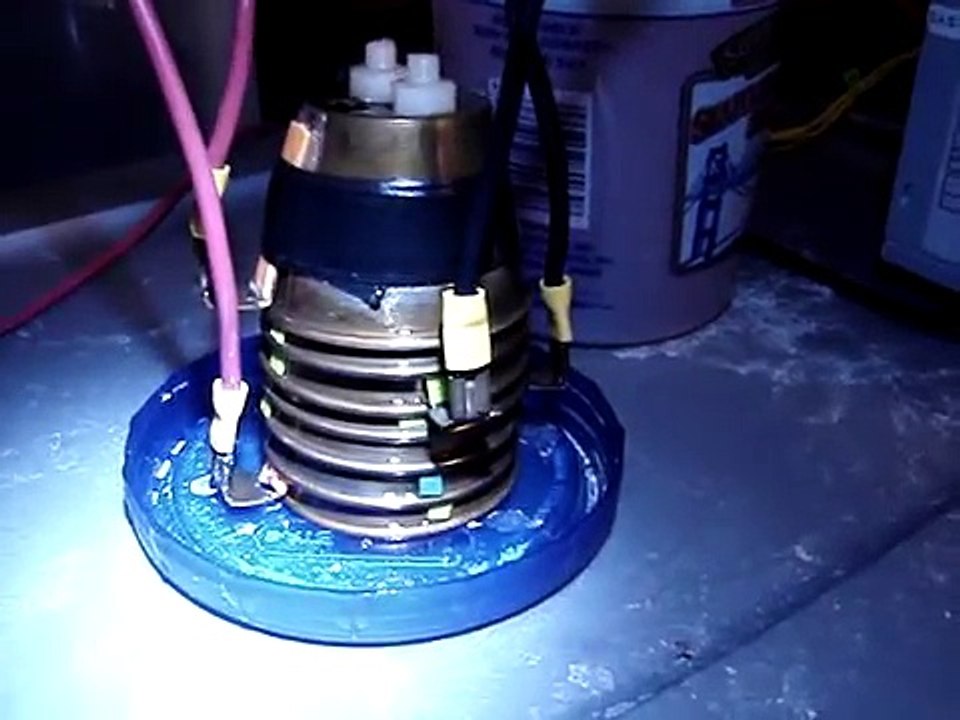 Vid4 Really Cheap Hydrogen Generator (HHO, Brown's Gas, Hydroxy)