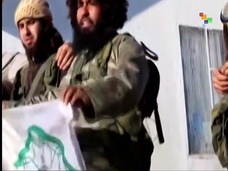 Syria and Iraq Battle IS Extremists