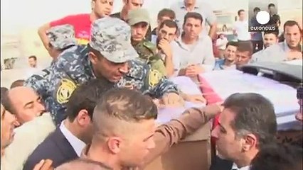 Ирак: сотни человек пришли на похороны погибших в теракте полицейских