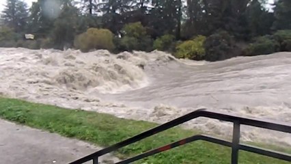 inondation haute pyrénées,flash flood, gave de pau a NAY crue du 20 octobre 2012