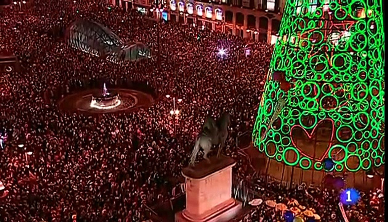 Las campanadas de la Puerta del Sol reciben el año 2012