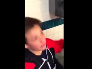 Dünyanın En Acı Biberini Yiyen Çocuğun Dramı