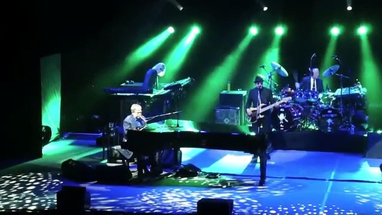 Elton John live at the Olympia Hall in Paris : Rocketman