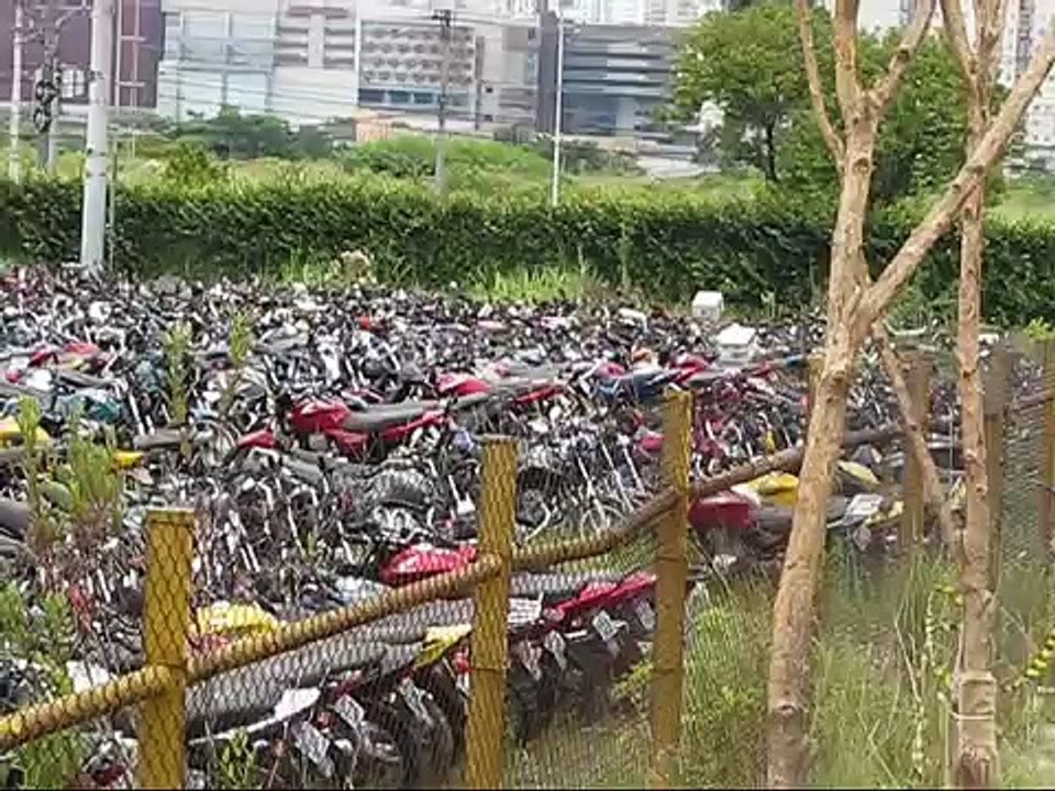 Patio Detran SP Motos Presas Patio lotado e motos apodrecendo