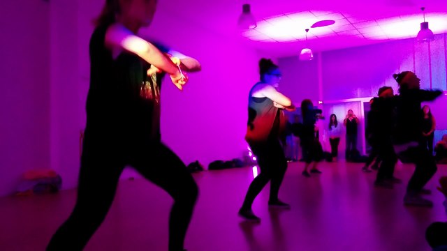 Nathalie Lucas - Démo Street Jazz du cours avancé école Kim Kan