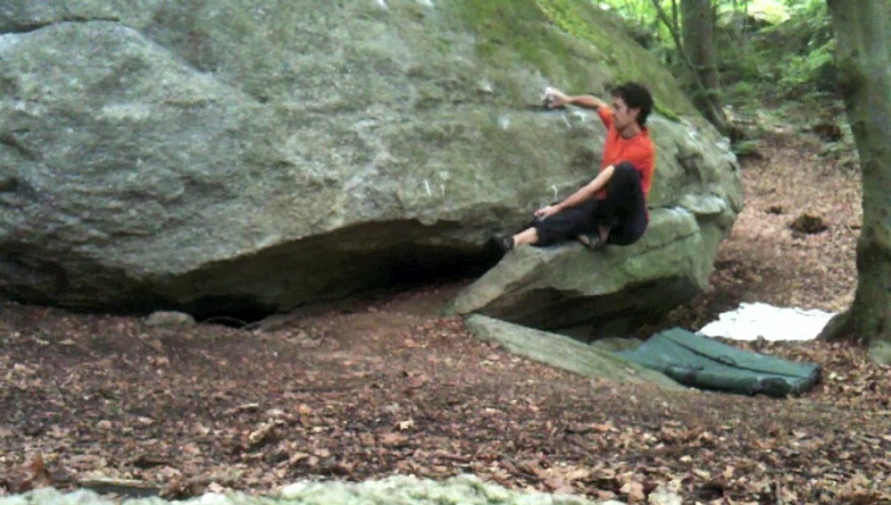 BLOC CHAMONIX ( travail de sections de rési "Tour du monde en 8 min" Médonnet Classique bloc courant devant la proue)