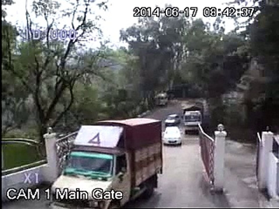 OMG.... Unbelievable Accident