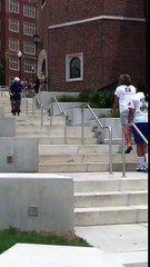 Gros fail d'un policier en vélo