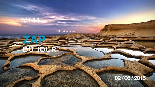 ZAP DU JOUR #144 : Ronaldinho marque un but de fourbe.. que l'arbitre refuse / Superman en surf /