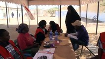 Dadaab calling ! Somali refugees link up with their families.