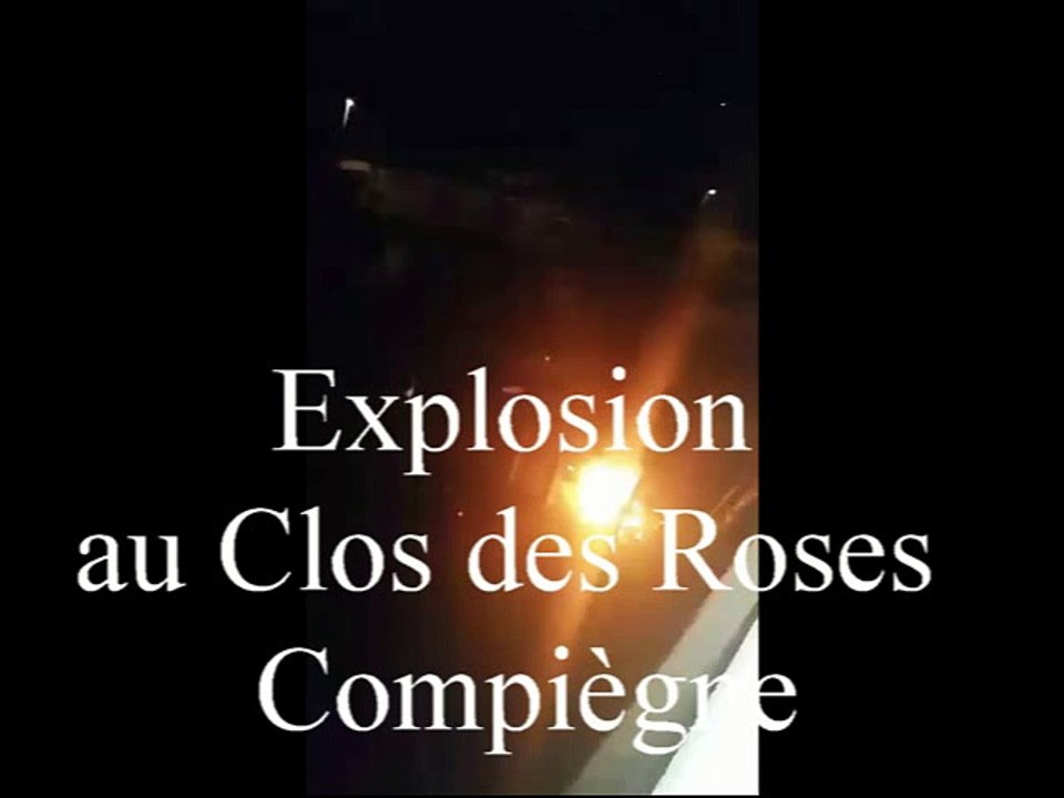 Voiture en feu au Clos des Roses (Compiègne)