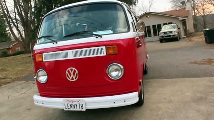 Très belle cover de california dreamin dans un van Volkswagen Combi