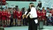 Un Steven Seagal obèse fait une démo d'arts martiaux en russie