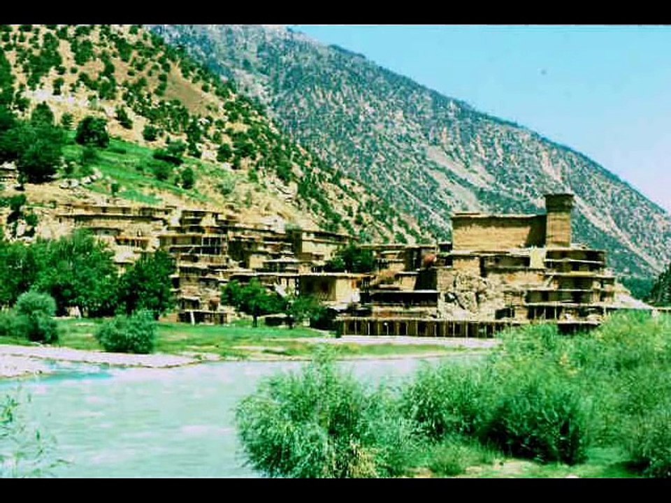 Baryalai Samadi New Pashto Attan Song 2015 Kurme Ta Rawora
