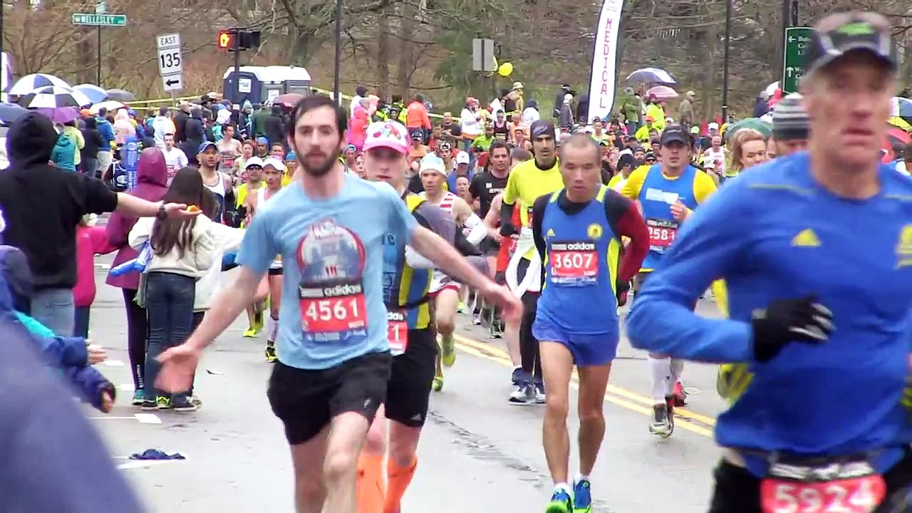 2015 Boston Marathon from Wellesley