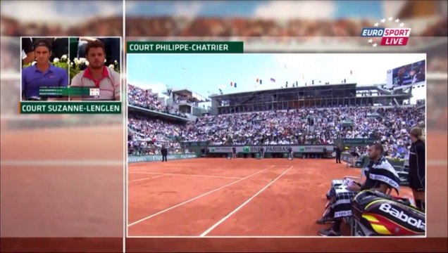 Roland Garros : A piece from the scoreboard blew into the stands at Philippe Chatrier - Roland Garros 2015