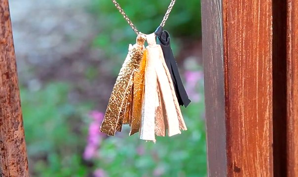 Tuto Dance and Tricot : le collier à pompons