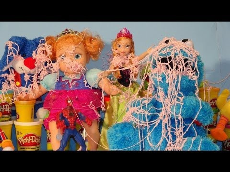Spiderman pranks Disney Frozen Princess Anna, and Cookie Monster