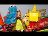 Disney Frozen Queen Elsa ( Cookie Monster)  and Princess Anna with Olaf go  to Pixar Cars Radiator