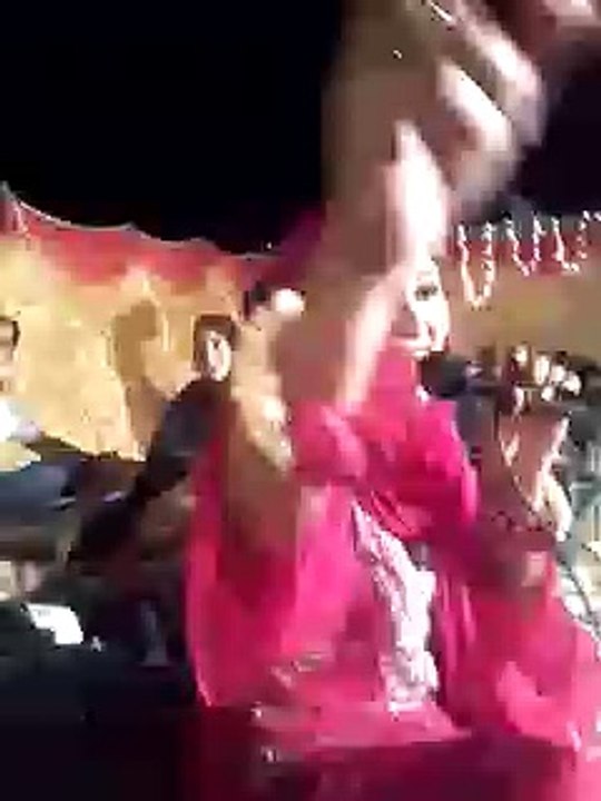 naina kanwal singer