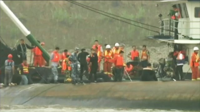 غرق سفينة في نهر يانغتسي شرقي الصين