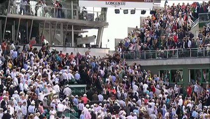 Roland-Garros : une plaque en métal tombe sur les spectateurs du court central