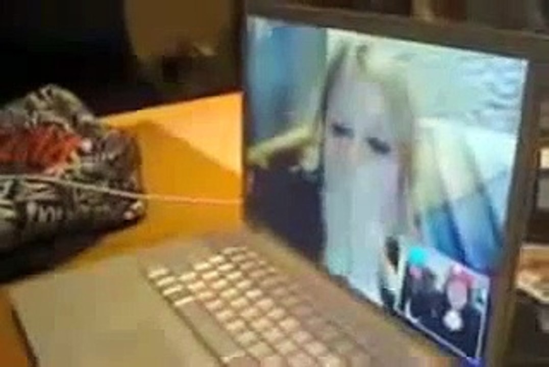 Selena Gomez and Taylor Swift - Live Chat