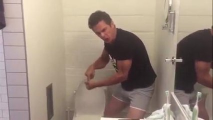 James Franco se moque de la vidéo de Shia LaBeouf