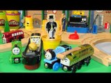 Play Doh Thomas and Friends, Part 2 , Diesel 10 steals the Gold filled boxcar from Morgans Mine, and