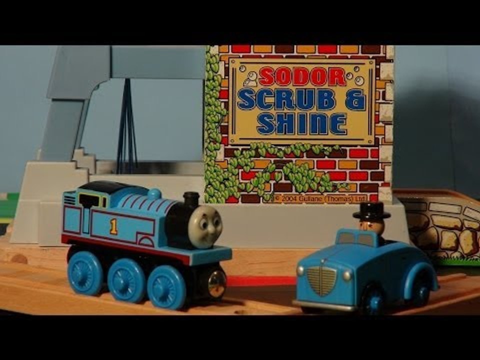 Thomas and Friends Sodor Scrub and Shine Car Wash cleans Thomas after he pulls the coal car