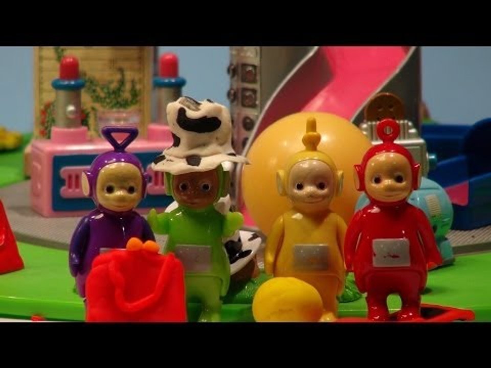 Play Doh Teletubbies Favourite Things on Christmas Morning, with Tinky Winky, Dipsy, LaaLaa and Po