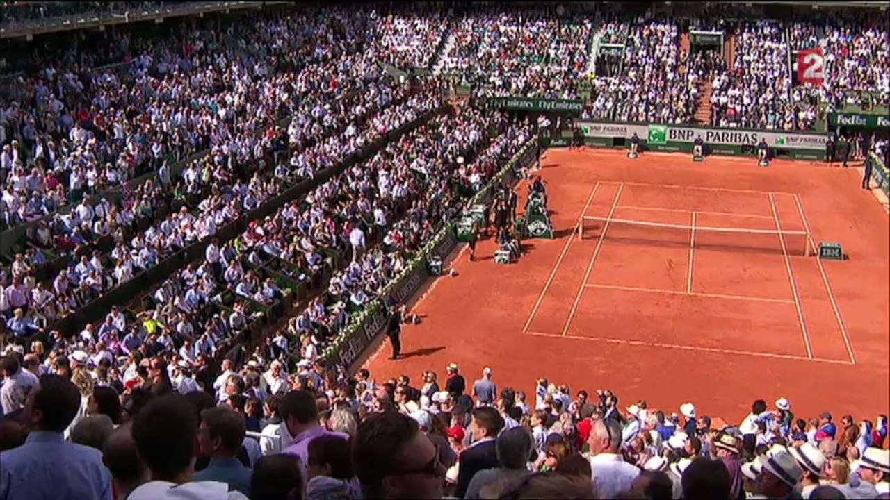 roland garros - Chute d'un panneau métallique sur le public