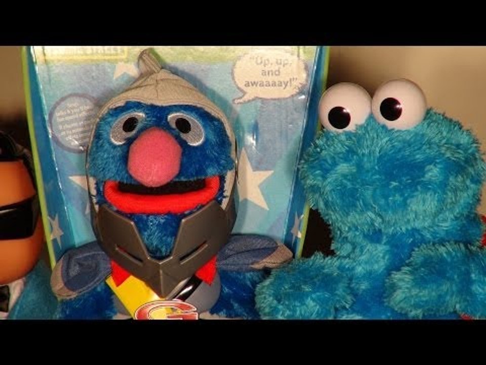 Cookie Monster Count' n Crunch Introduces Global Grover from Sesame Street