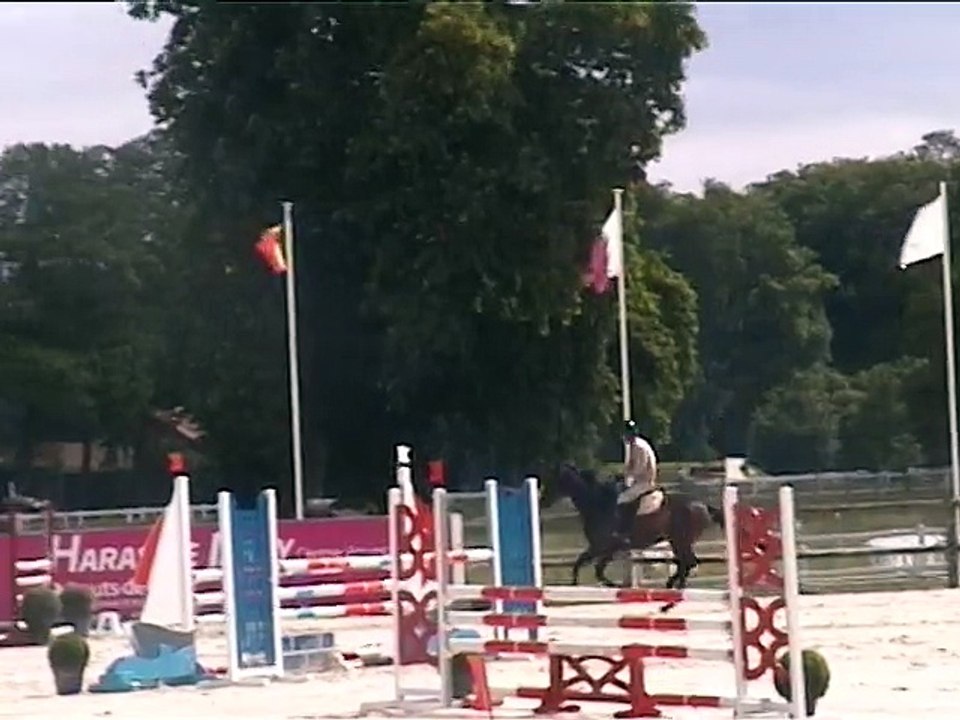 bijou de famille CSO Jardy 4ans qualif 2015-06-02 18.41.11
