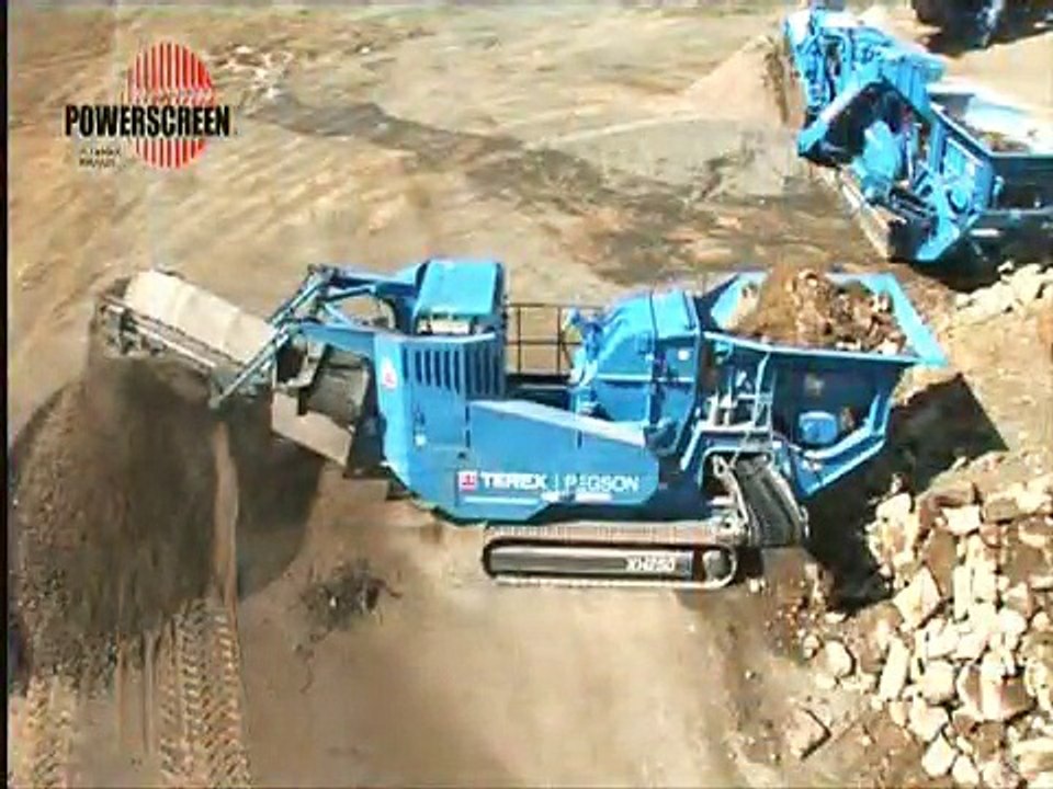 Powerscreen® XH250 Impactor crusher crushing recycled waste concrete