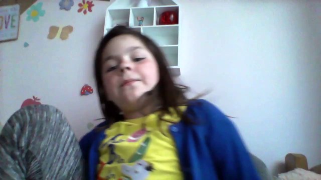 er klop iemand op de deur! wie zou dat zijn?