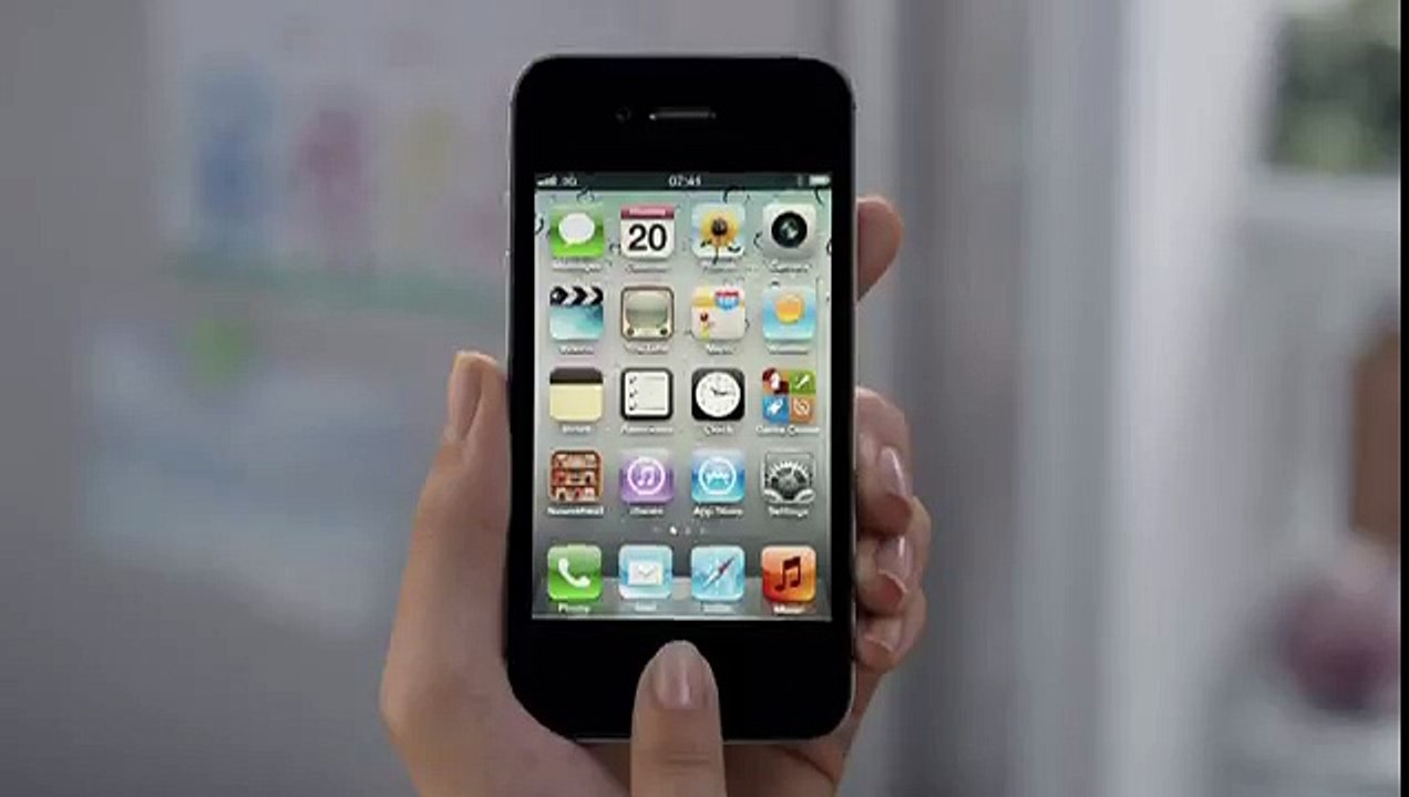 Apple iphone 4S -- New Advert