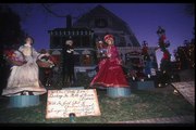 Christmas Decorations Tour 2: Christmas Displays from Dyker Heights and other Brooklyn Neighborhoods