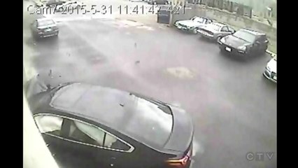 Il confond les pédales et crash sa voiture après un vol plané