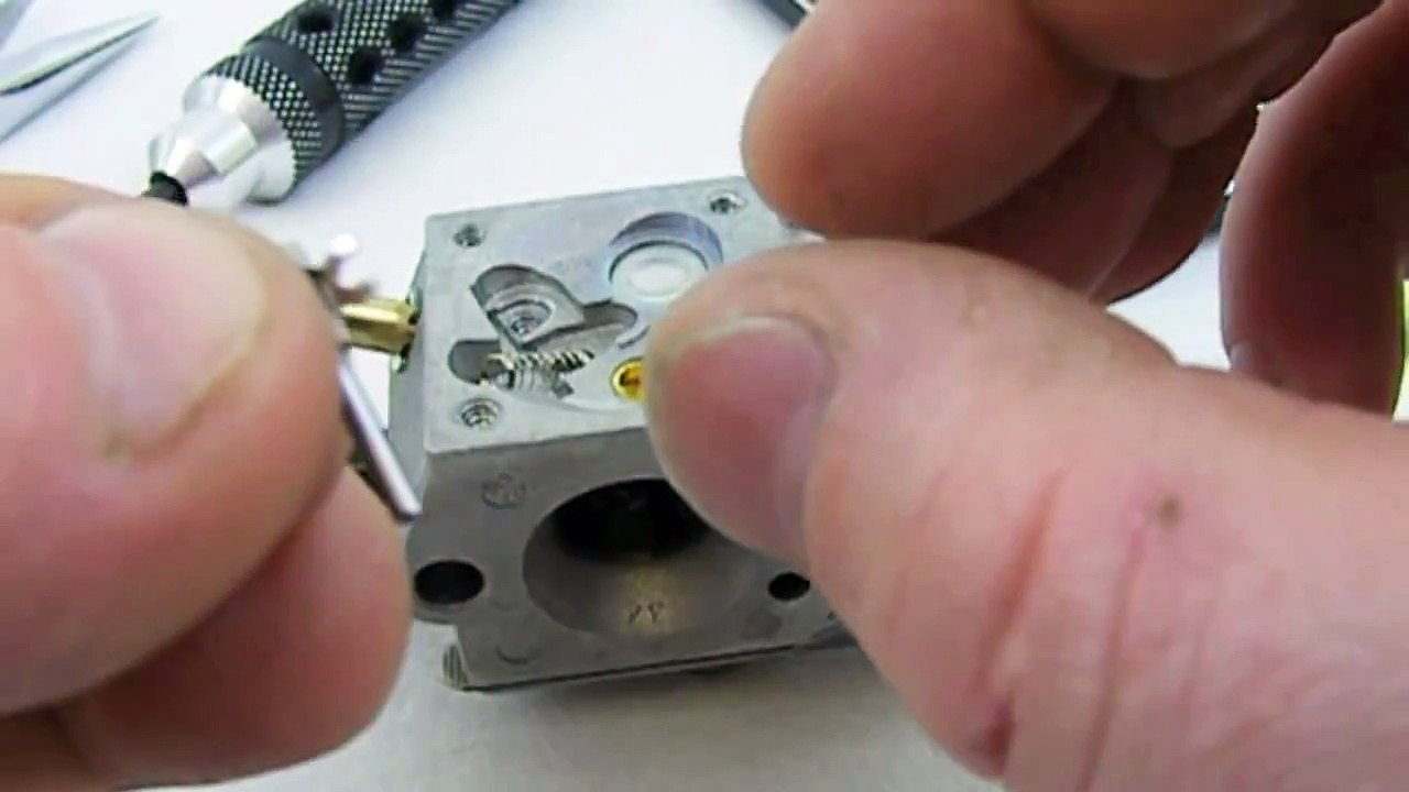 Walbro Carburettor metering spring replacement. Tutorial