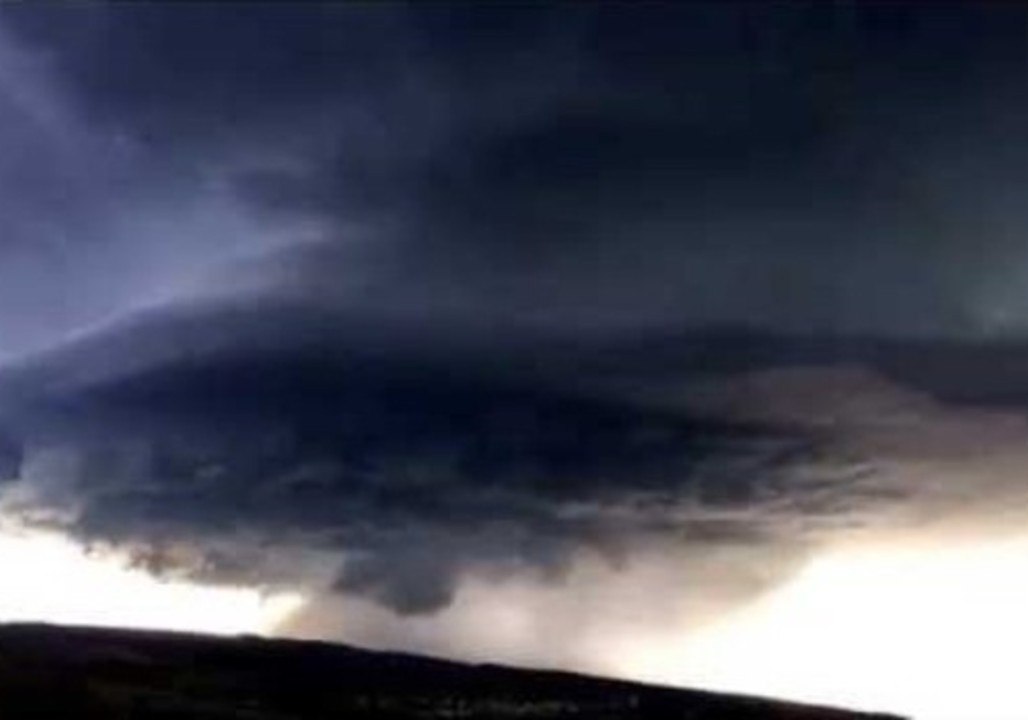 Time-Lapse Shows Supercell Storm in South Dakota