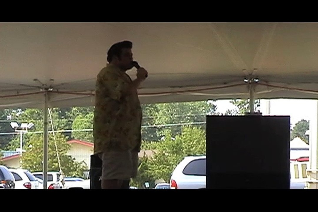 Joe Trites sings Hurt' Elvis Week 2005
